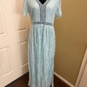 Main Strip elegant Lace Maxi Dress in Light Blue
